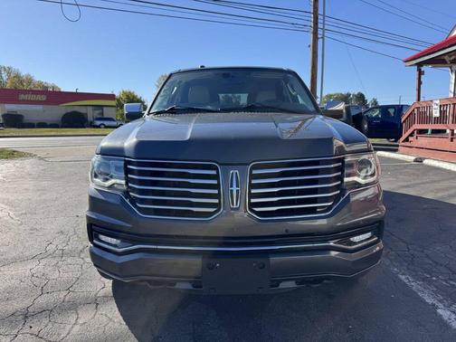 2015 Lincoln Navigator Base