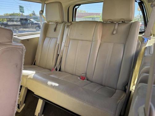 2015 Lincoln Navigator Base