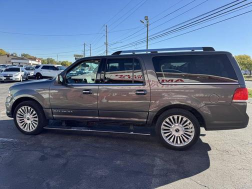 2015 Lincoln Navigator Base