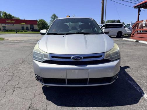 GRAY 2009 Ford Focus SES