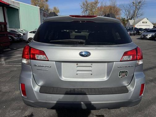 2013 Subaru Outback 2.5i Premium