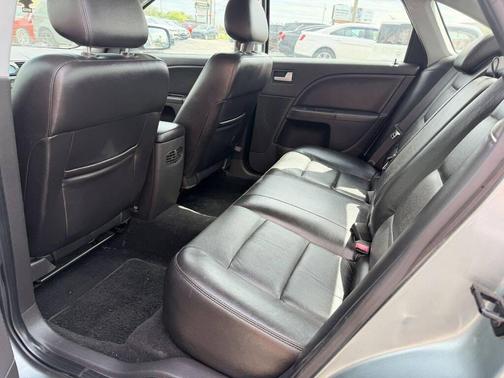 Dark Shadow Gray Clearcoat Metallic 2005 Ford Five Hundred Limited