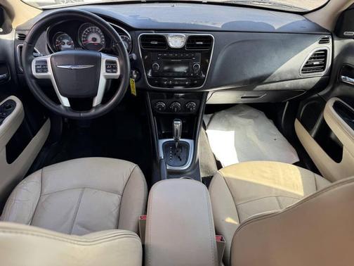 2013 Chrysler 200 Limited