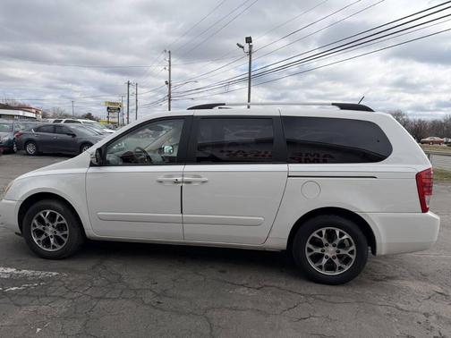 2014 Kia Sedona LX