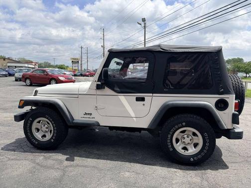 WHITE 2003 Jeep Wrangler SE