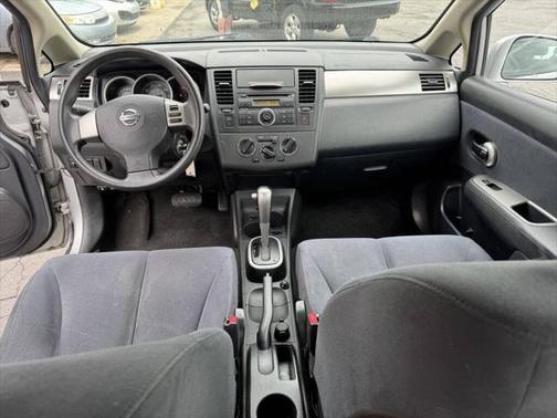 2009 Nissan Versa 1.8 S