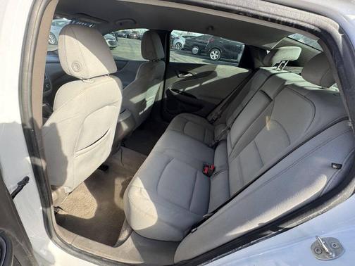 2017 Chevrolet Malibu 1LS