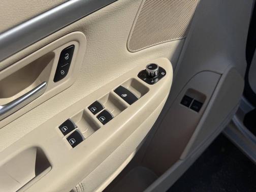 Reflex Silver Metallic 2012 Volkswagen Eos Komfort
