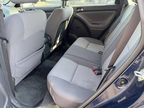 2005 Toyota Matrix Base