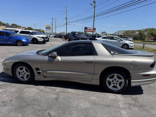2000 Pontiac Firebird Base 2dr Hatchback