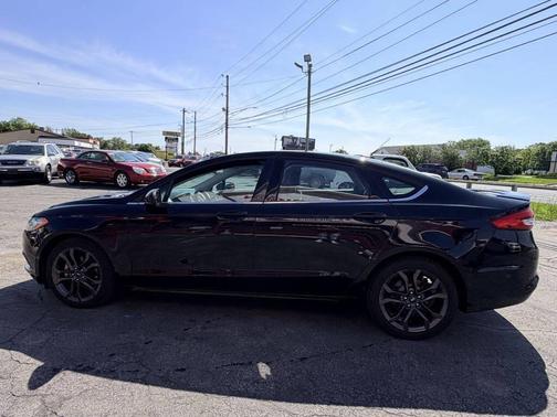 Shadow Black 2018 Ford Fusion SE