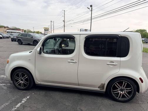 White Pearl 2010 Nissan Cube 1.8S