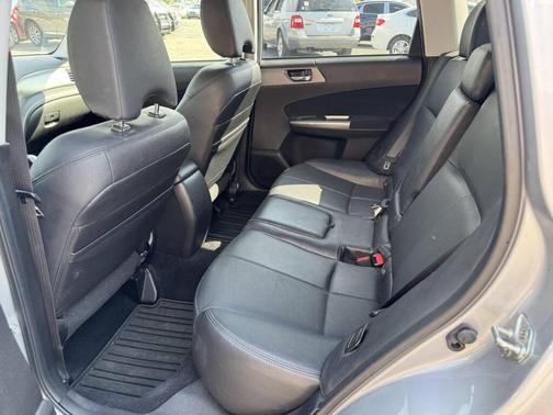 Ice Silver Metallic 2012 Subaru Forester 2.5X