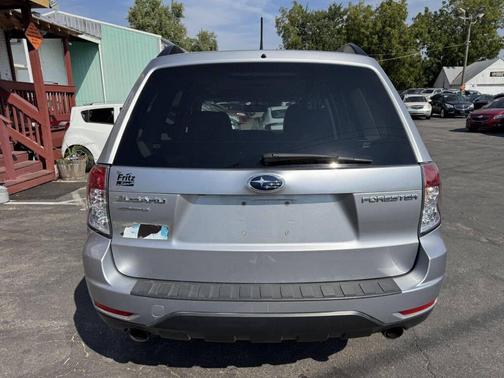 Ice Silver Metallic 2012 Subaru Forester 2.5X