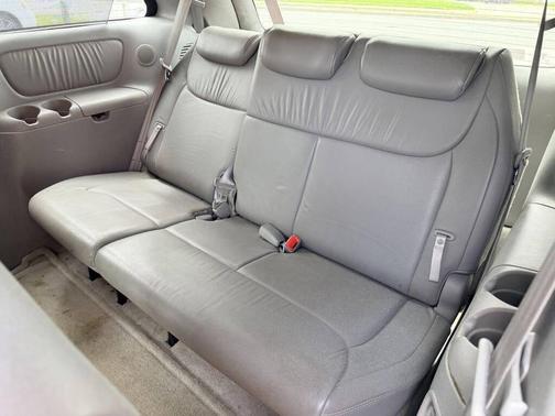Arctic Frost Pearl 2005 Toyota Sienna XLE Limited
