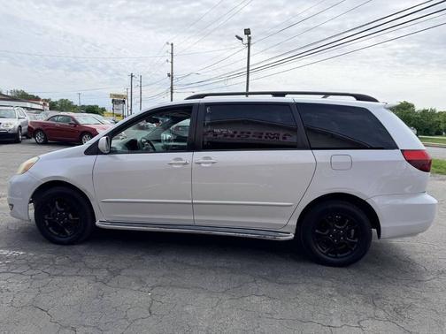 Arctic Frost Pearl 2005 Toyota Sienna XLE Limited