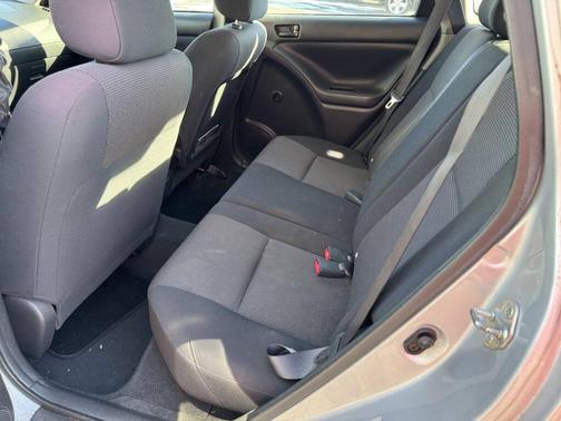 2006 Pontiac Vibe Base