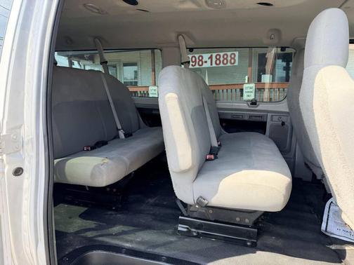 2011 Ford E350 Super Duty XL