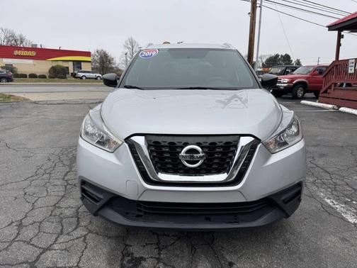 2019 Nissan Kicks S