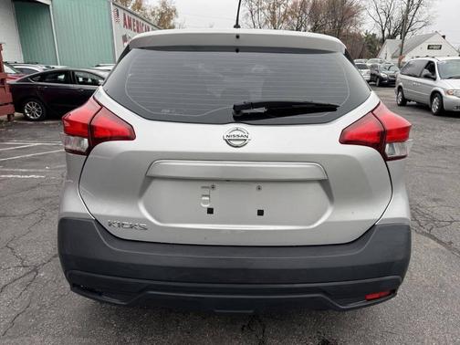 2019 Nissan Kicks S