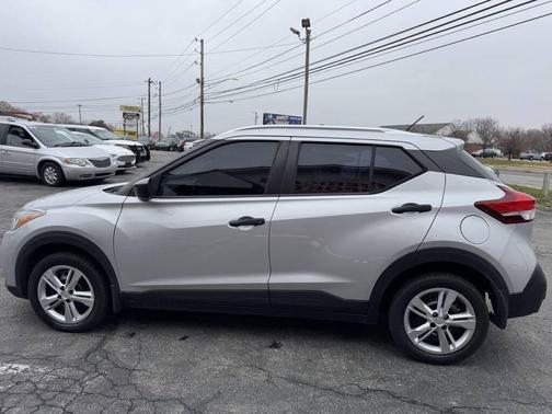 2019 Nissan Kicks S