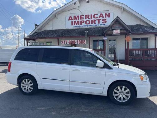 2016 Chrysler Town & Country Touring
