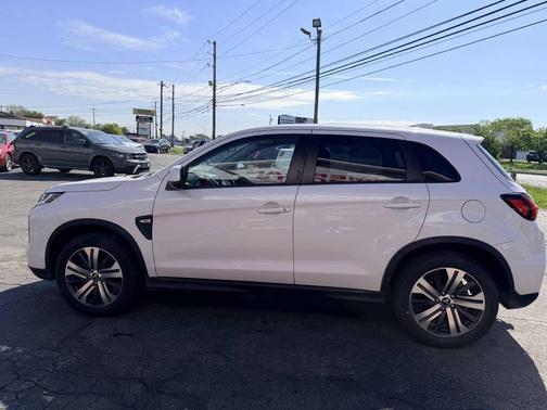 Pearl White 2020 Mitsubishi Outlander Sport 2.0 ES