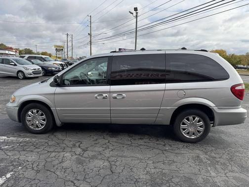 2006 Chrysler Town & Country Limited