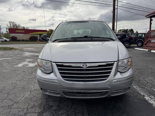 2006 Chrysler Town & Country Limited