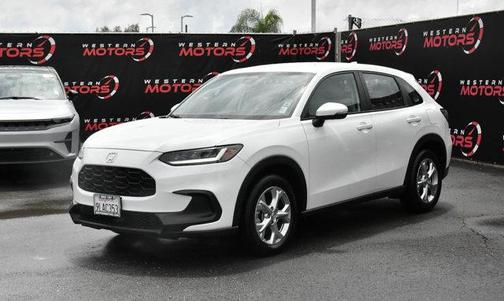 White 2024 Honda HR-V LX