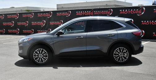 Gray 2022 Ford Escape PHEV SE