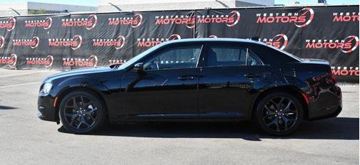 2022 Chrysler 300 Touring