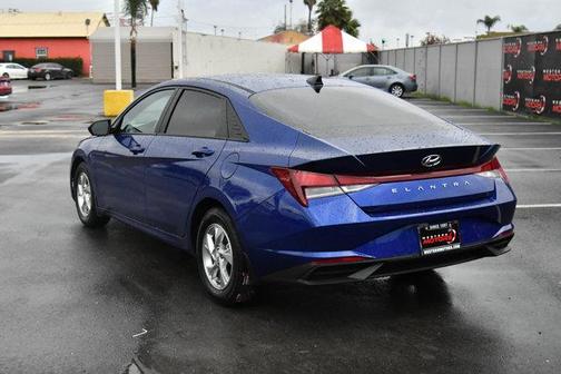 2023 Hyundai ELANTRA SE