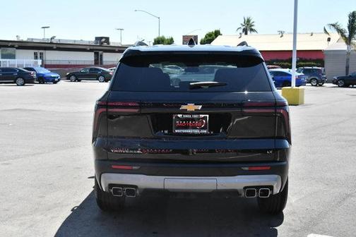 2024 Chevrolet Traverse LT