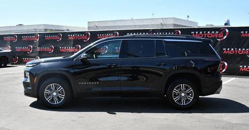 2024 Chevrolet Traverse LT