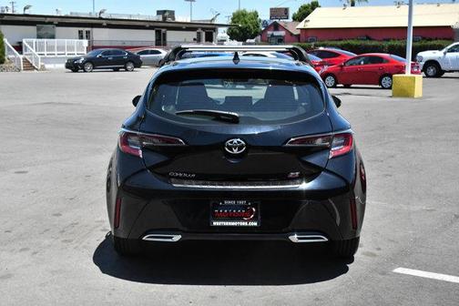 2022 Toyota Corolla Hatchback SE