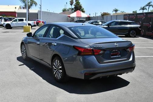 Gun Metallic 2025 Nissan Altima SV