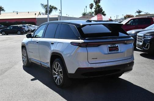 Silver Zynith Clearcoat 2025 Jeep Wagoneer S Limited