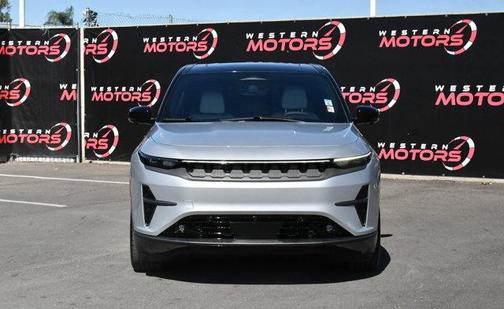 Silver Zynith Clearcoat 2025 Jeep Wagoneer S Limited