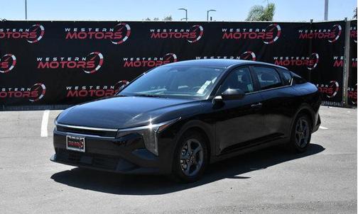 Aurora Black Pearl 2025 Kia K4