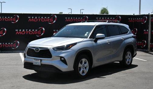 2022 Toyota Highlander LE