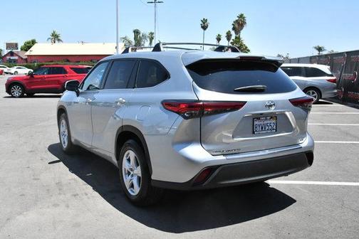 2022 Toyota Highlander LE