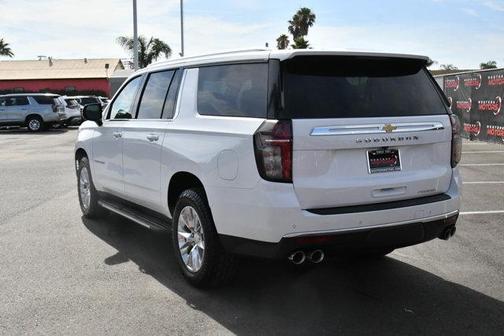 Summit White 2022 Chevrolet Suburban Premier