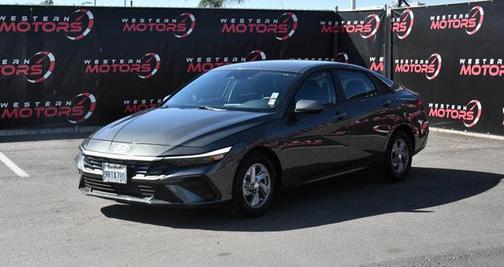 2025 Hyundai ELANTRA SE