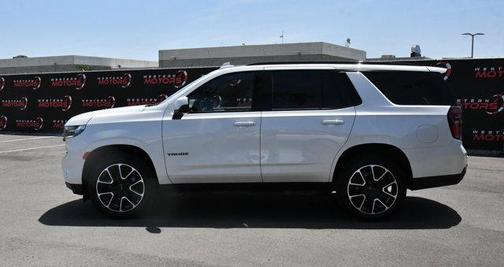 Iridescent Pearl Tricoat 2023 Chevrolet Tahoe RST