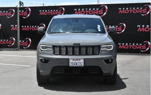 Sting Gray Clearcoat 2022 Jeep Grand Cherokee WK Laredo