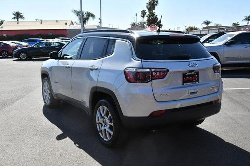Silver Zynith 2025 Jeep Compass Limited