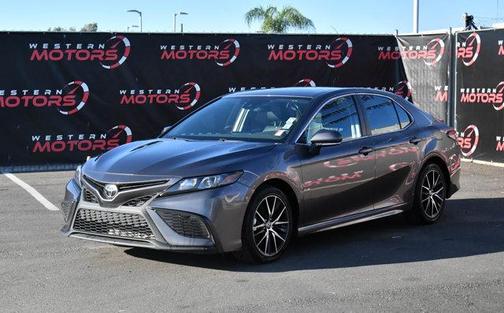 2024 Toyota Camry SE