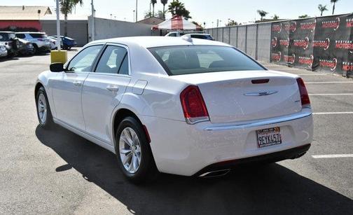 2023 Chrysler 300 Touring