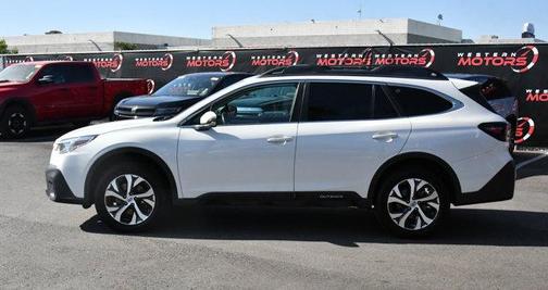 Crystal White Pearl 2022 Subaru Outback Limited